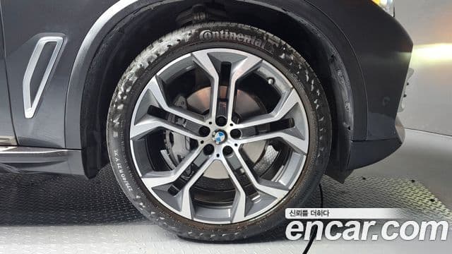 BMW X5 2022 — ფოტო 5/20