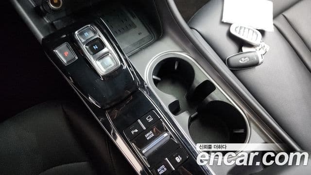 Hyundai Sonata Hybrid 2019 — ფოტო 3/20