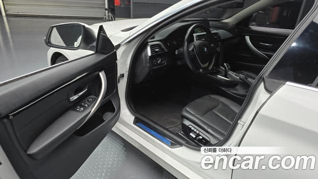BMW 4 Series 2018 — Şəkil 11/20