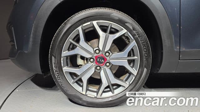 Kia Seltos 2019 — ფოტო 4/20