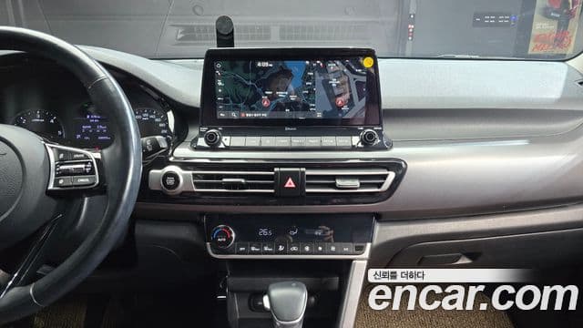 Kia Seltos 2019 — ფოტო 19/20