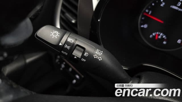 Kia Seltos 2019 — ფოტო 18/20