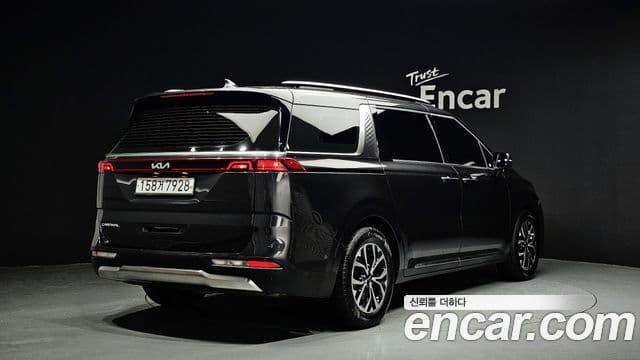 Kia Carnival 2022 — Фото 1/20