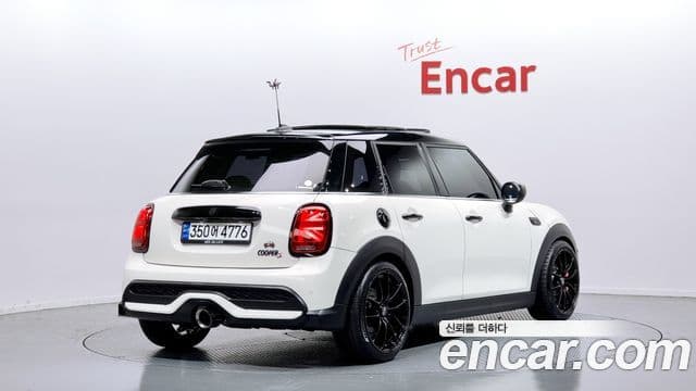 Mini Cooper S 2022 — ფოტო 1/20
