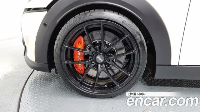 Mini Cooper S 2022 — ფოტო 4/20