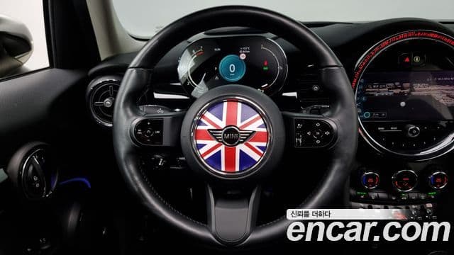 Mini Cooper S 2022 — фото 13 из 20
