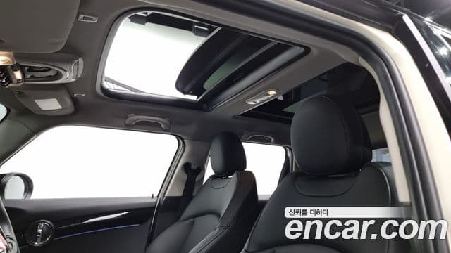 Mini Cooper S 2022 — фото 18 из 20