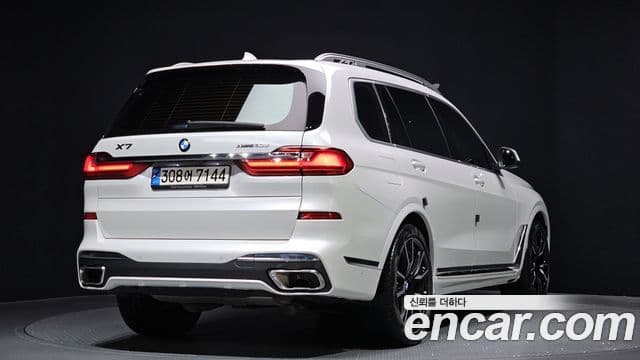 BMW X7 2022 — ფოტო 2/20