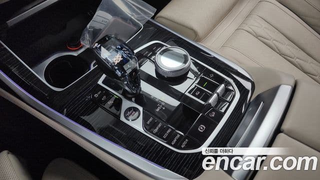BMW X7 2022 — ფოტო 9/20