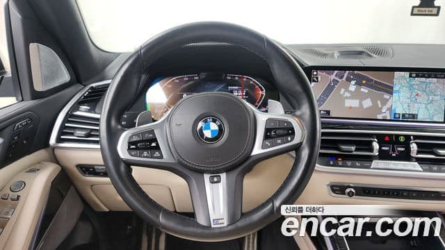 BMW X7 2022 — ფოტო 13/20