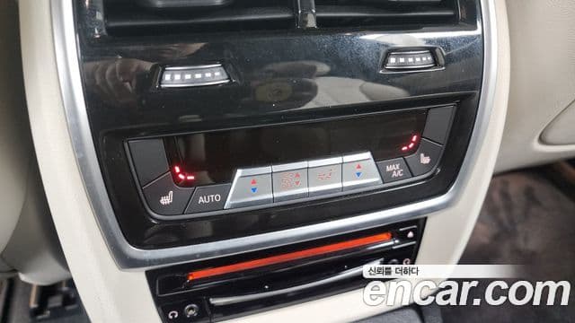 BMW X7 2022 — ფოტო 19/20