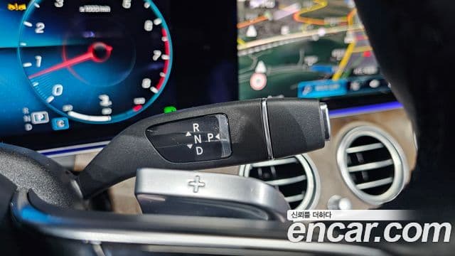 Mercedes-Benz E-Class 2022 — ფოტო 14/20
