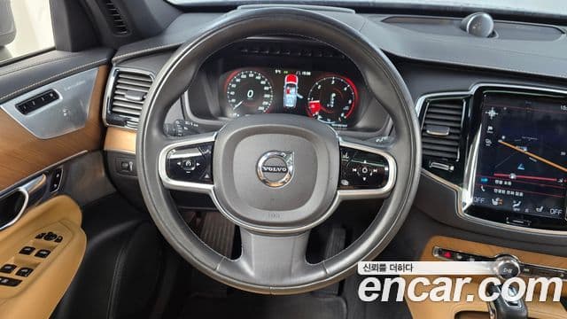 Volvo XC90 2018 — Photo 11/20