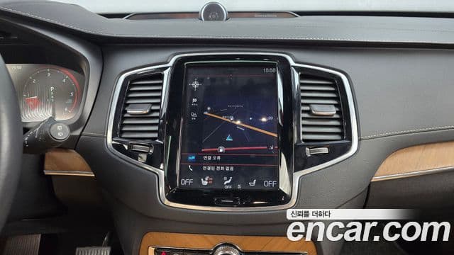 Volvo XC90 2018 — Photo 7/20