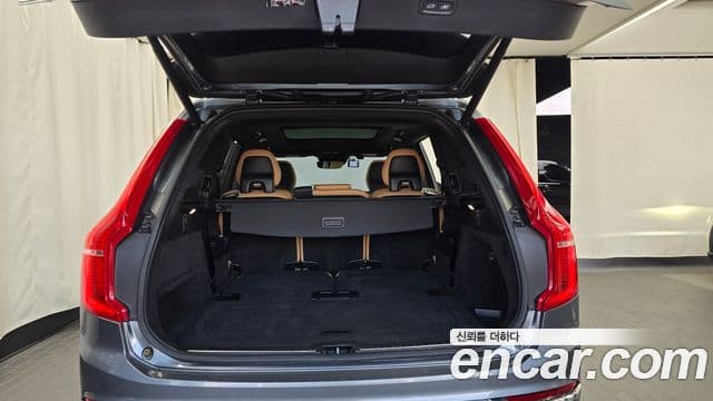 Volvo XC90 2018 — Photo 12/20