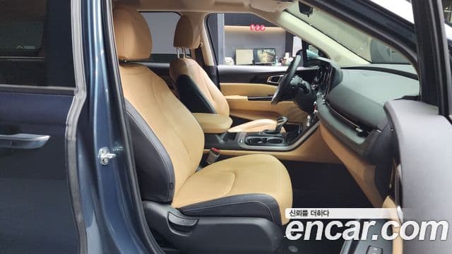 Kia Carnival 2021 — Photo 8/20
