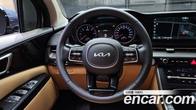 Kia Carnival 2021 — Photo 13/20