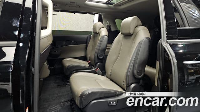 Kia Carnival 2024 — Фото 11/20