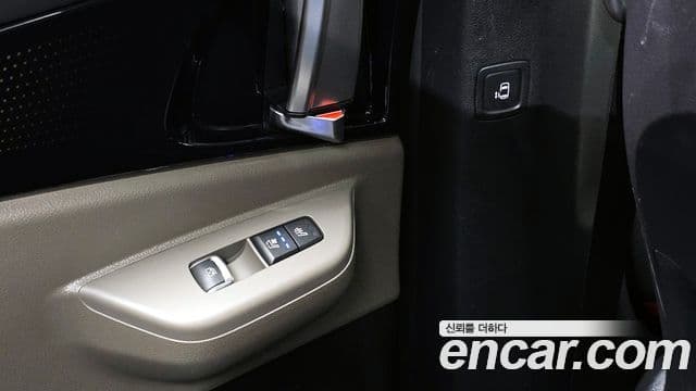 Kia Carnival 2024 — Фото 19/20