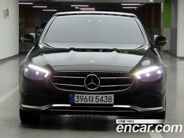 Mercedes-Benz E-Class 2022 — ფოტო 1/20