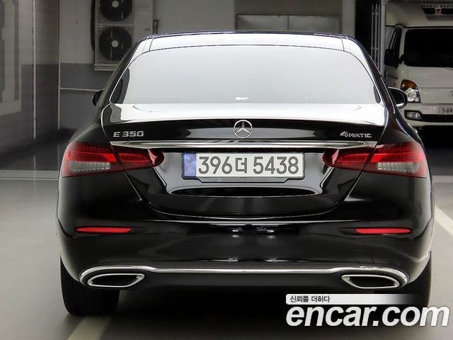 Mercedes-Benz E-Class 2022 — ფოტო 3/20