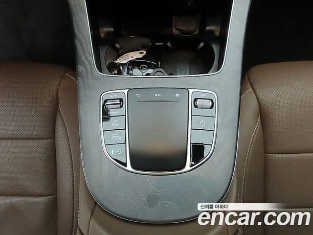 Mercedes-Benz E-Class 2022 — ფოტო 9/20