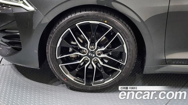 Kia K5 2020 — ფოტო 5/20