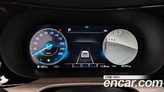 Kia K5 2020 — ფოტო 8/20