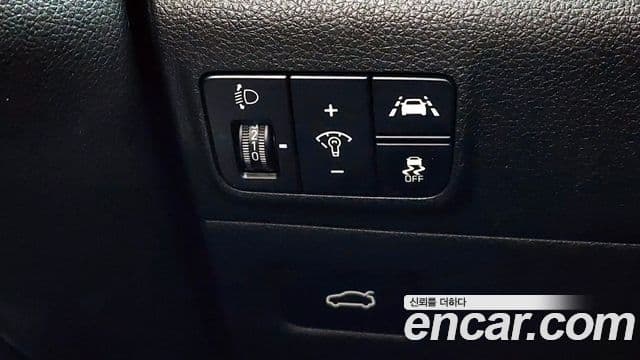 Kia K5 2020 — ფოტო 17/20