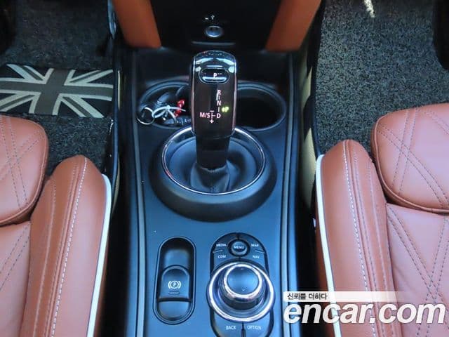Mini Cooper S Countryman 2021 — ფოტო 16/20