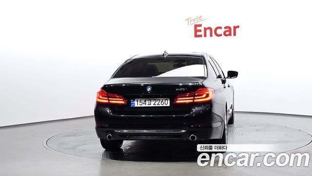 BMW 5 Series 2020 — ფოტო 4/20