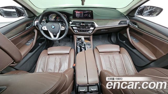 BMW 5 Series 2020 — ფოტო 7/20