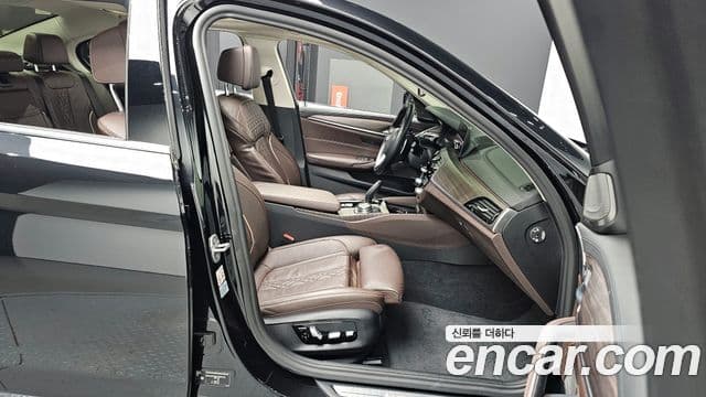 BMW 5 Series 2020 — ფოტო 11/20