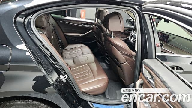 BMW 5 Series 2020 — ფოტო 12/20