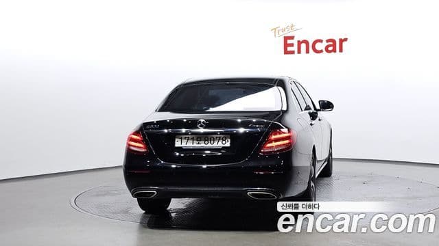Mercedes-Benz E-Class 2019 — Şəkil 19/20
