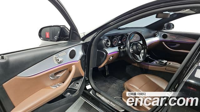 Mercedes-Benz E-Class 2019 — Şəkil 17/20