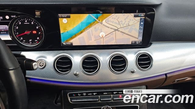 Mercedes-Benz E-Class 2019 — Şəkil 18/20