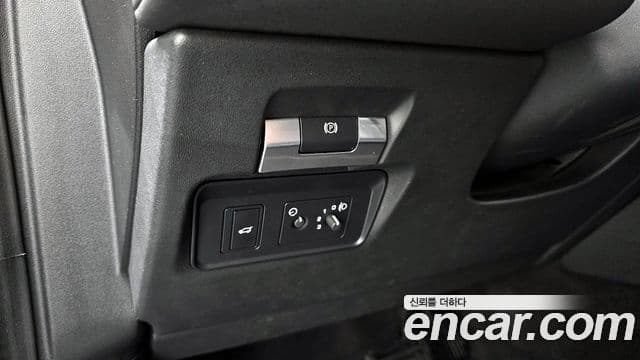 Land Rover Discovery Sport 2021 — ფოტო 18/20