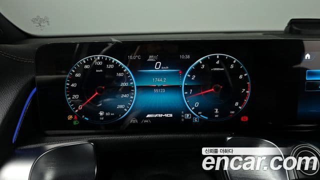 Mercedes-Benz GLB-Class 2021 — ფოტო 8/20