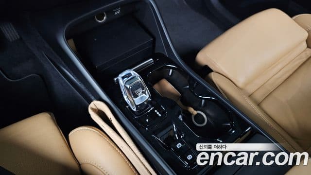 Volvo XC40 2019 — ფოტო 8/20