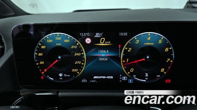 Mercedes-Benz GLA-Class 2021 — Şəkil 7/20