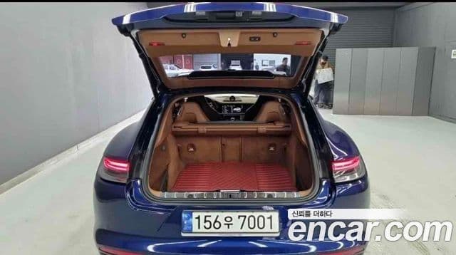 Porsche Panamera 2022 — ფოტო 8/18