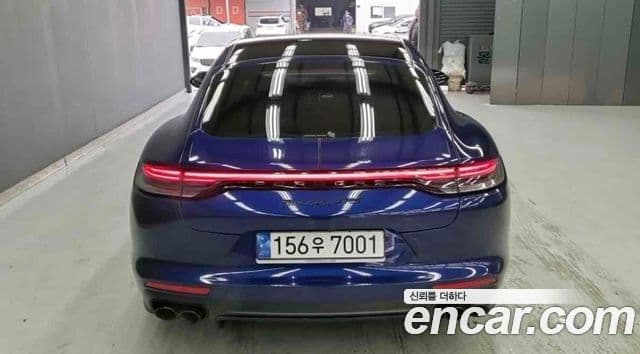 Porsche Panamera 2022 — ფოტო 13/18