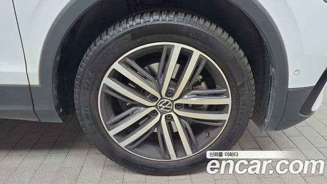Volkswagen Tiguan Allspace 2023 — Фото 5/20