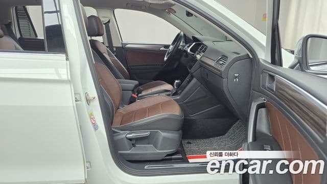 Volkswagen Tiguan Allspace 2023 — Фото 11/20