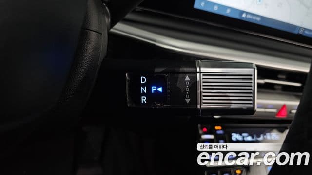 Hyundai Grandeur Hybrid 2023 — Photo 12/20
