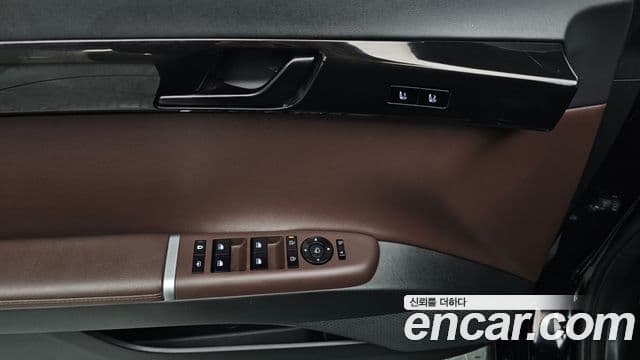 Hyundai Grandeur Hybrid 2023 — Photo 2/20
