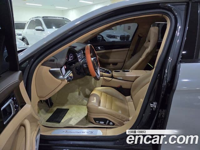 Porsche Panamera 2018 — Photo 20/20