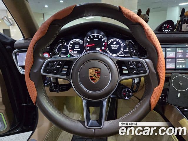 Porsche Panamera 2018 — Photo 19/20