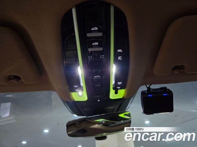 Porsche Panamera 2018 — Photo 1/20